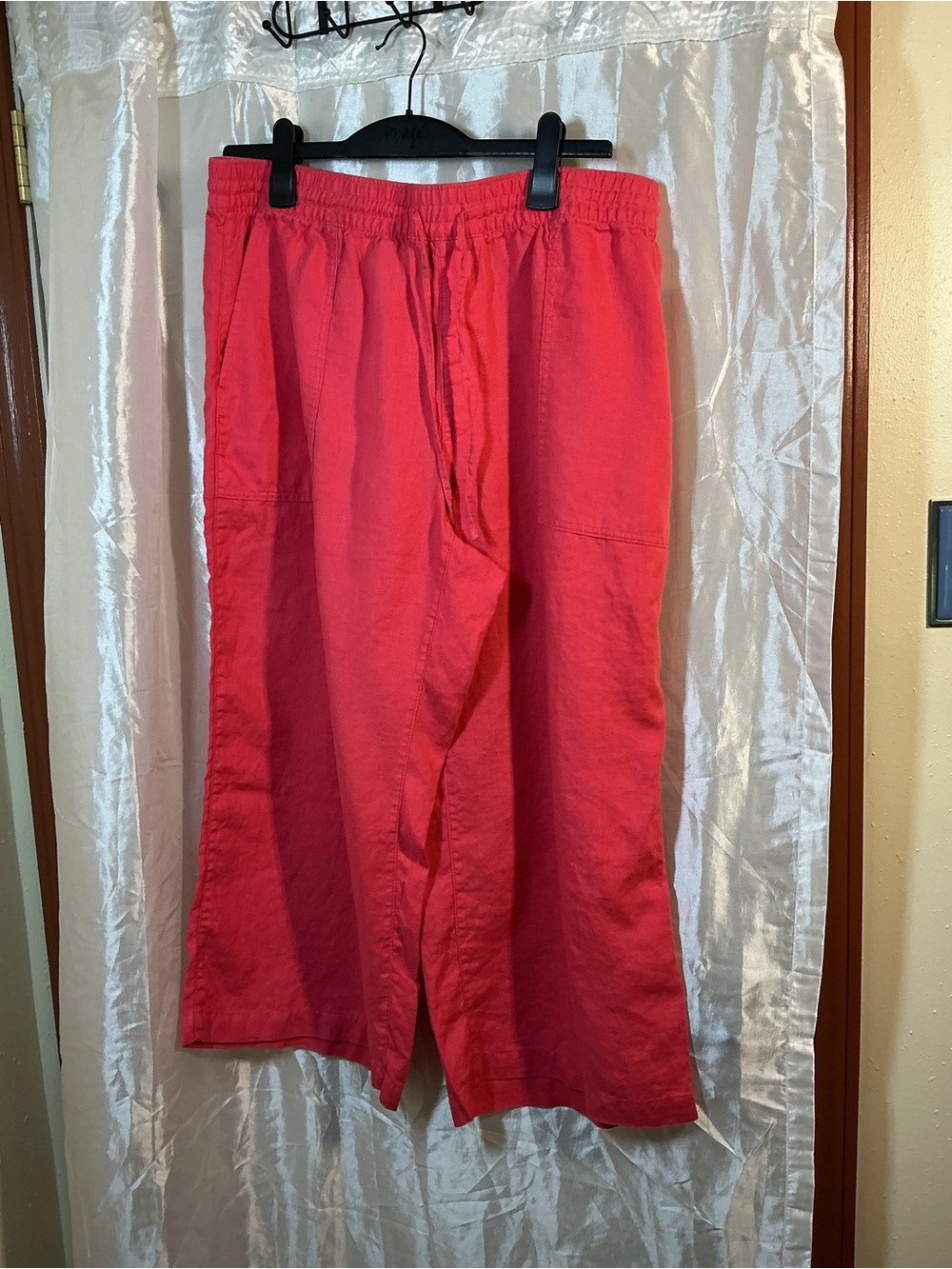 Lands' End woman’s coral-Red Drawstring linen crop pants